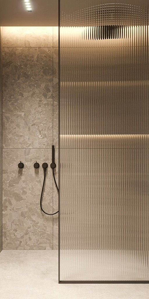 Maast laeni laineklaas, raami toon viimistletud sama, mis valitud segistid